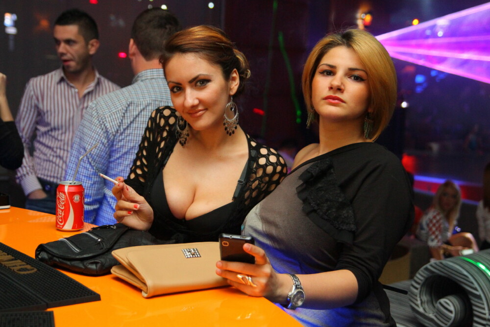 Frumoasa cantareata ANTONIA a atras toate privirile azi noapte, intr-un club din Timisoara. FOTO - Imaginea 25