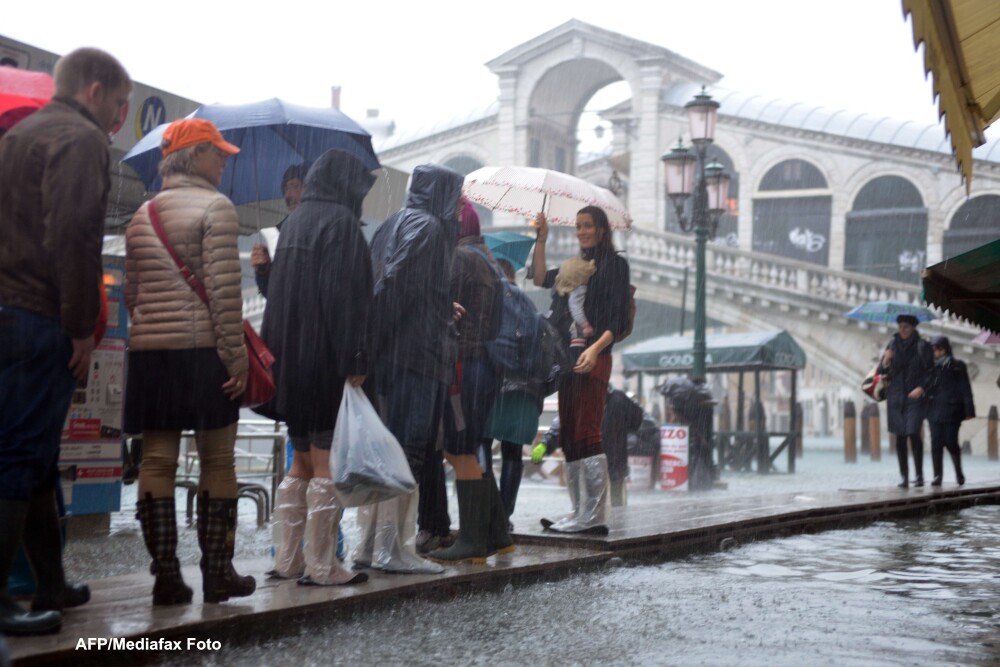 Inundatiile din Venetia au afectat aproape 3 sferturi din suprafata orasului. Imagini spectaculoase - Imaginea 6