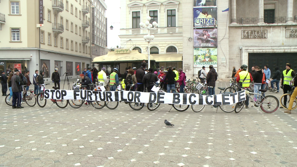 Bikerii din Vestul tarii au protestat la Timisoara impotriva furtului de biciclete. GALERIE FOTO - Imaginea 1