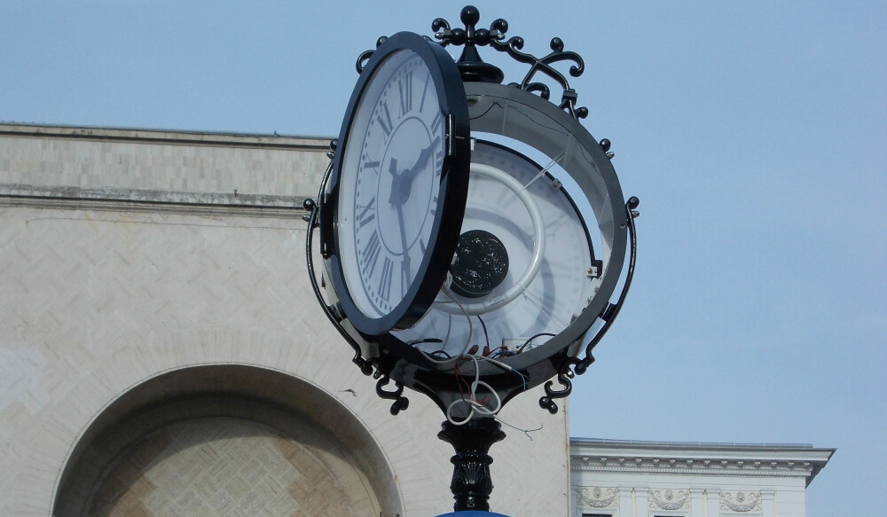 Un nou ceas da ora exacta in Piata Operei. De sarbatori, ceasul va asigura si muzica in surdina - Imaginea 7
