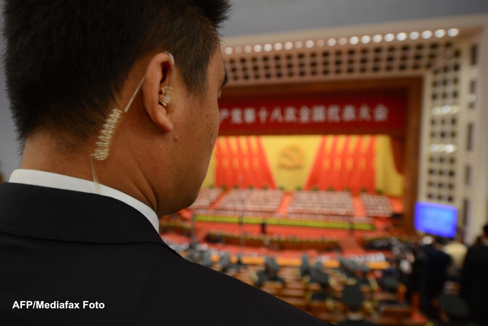 Ceremonii in stil stalinist. Cel de-al XVIII-lea congres al Partidului Comunist Chinez s-a incheiat - Imaginea 5