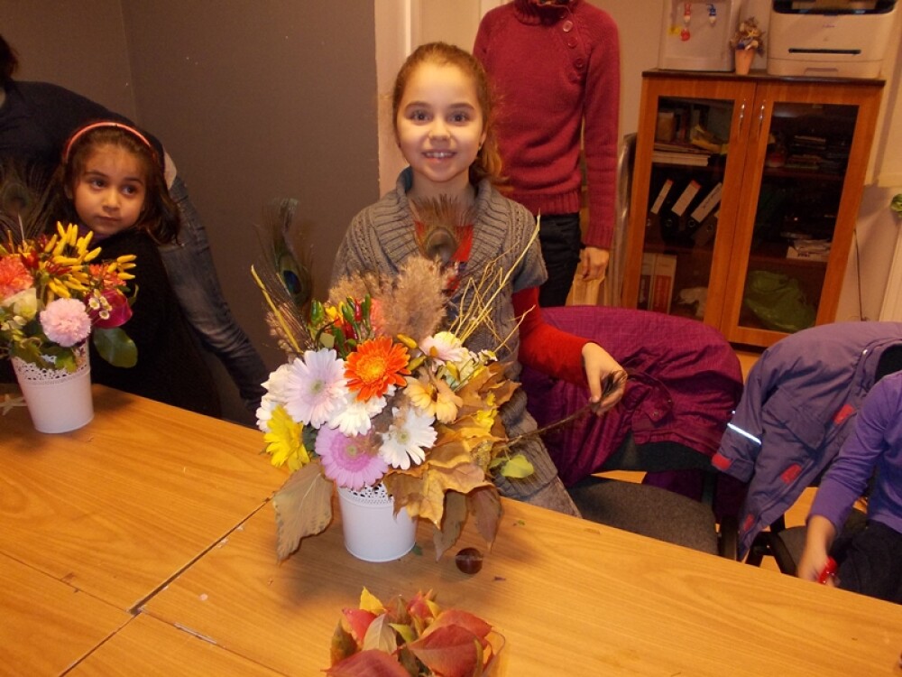 Prichindei, dar florari priceputi. Vezi ce aranjamente florale au reusit sa faca patru copii - Imaginea 10