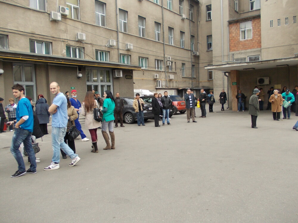 Spitalul Municipal din Timisoara, evacuat. Sase caini de interventie au asigurat zona. Afla motivul - Imaginea 13