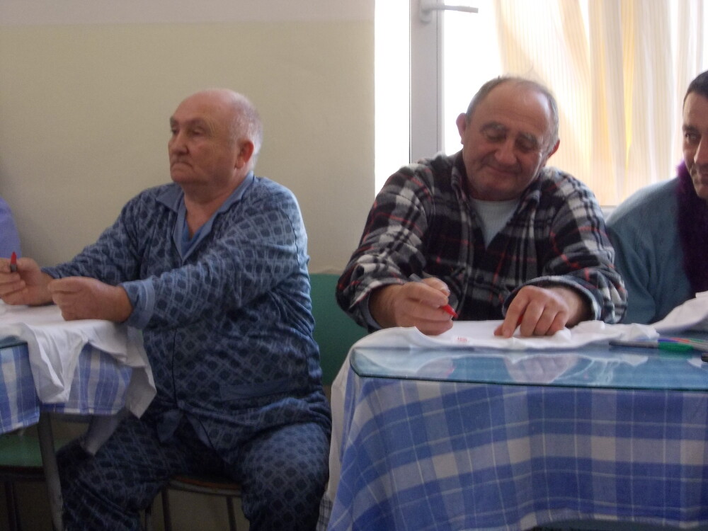 O piesa de teatru a adus emotie in sufletele bolnavilor internati la Spitalul Judetean din Timisoara - Imaginea 4