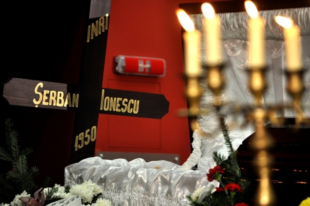Serban Ionescu a fost inmormantat cu onoruri militare, la cimitirul Bellu - Imaginea 3