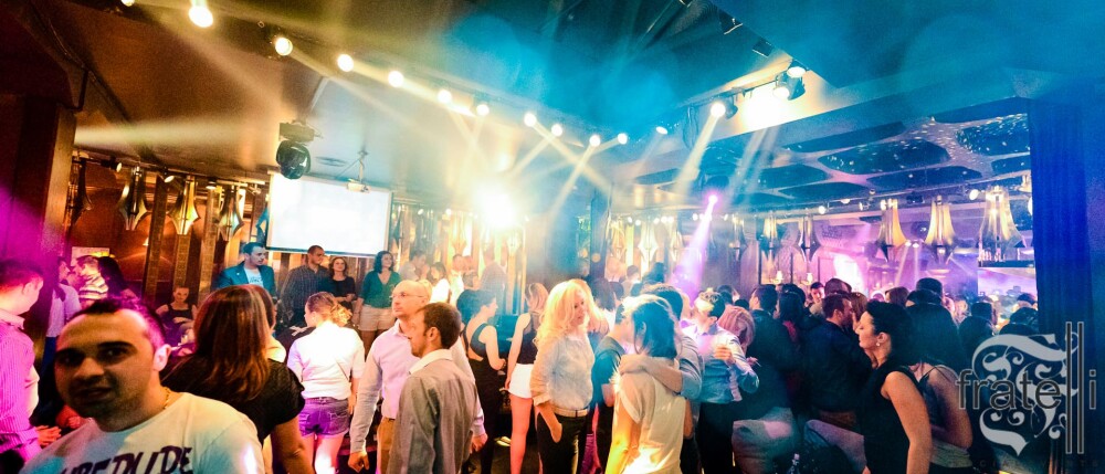 Atmosfera incendiara intr-un club din Timisoara, cu DJ JSebK. Vezi GALERIE FOTO de la eveniment - Imaginea 1