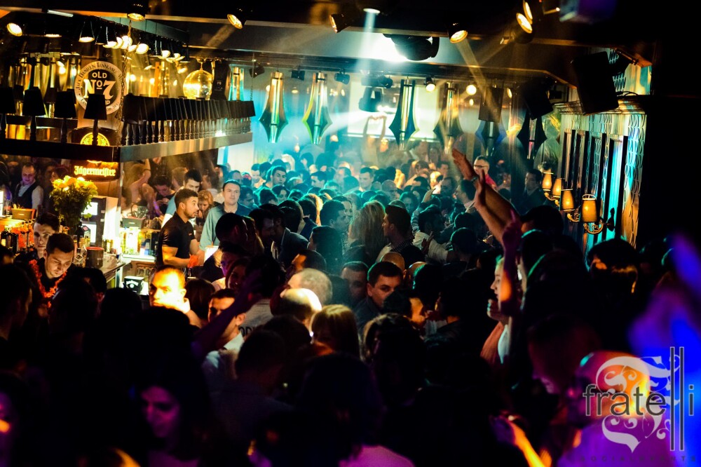Atmosfera incendiara intr-un club din Timisoara, cu DJ JSebK. Vezi GALERIE FOTO de la eveniment - Imaginea 12