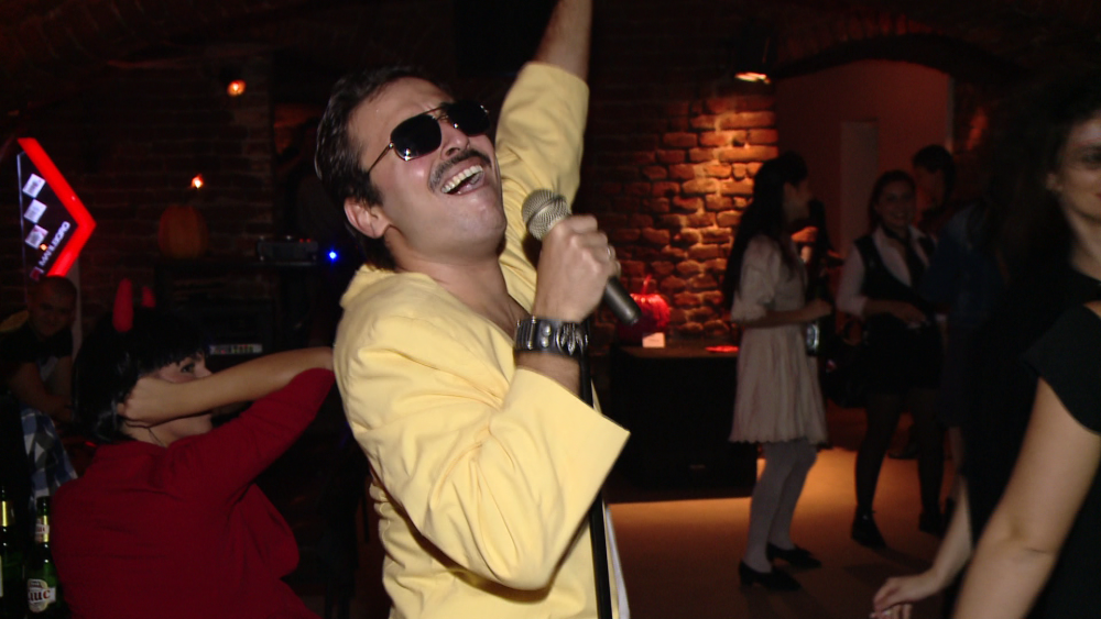 Freddie Mercury si-a facut aparitia intr-un club din Timisoara. Cum s-a petrecut de Halloween - Imaginea 1
