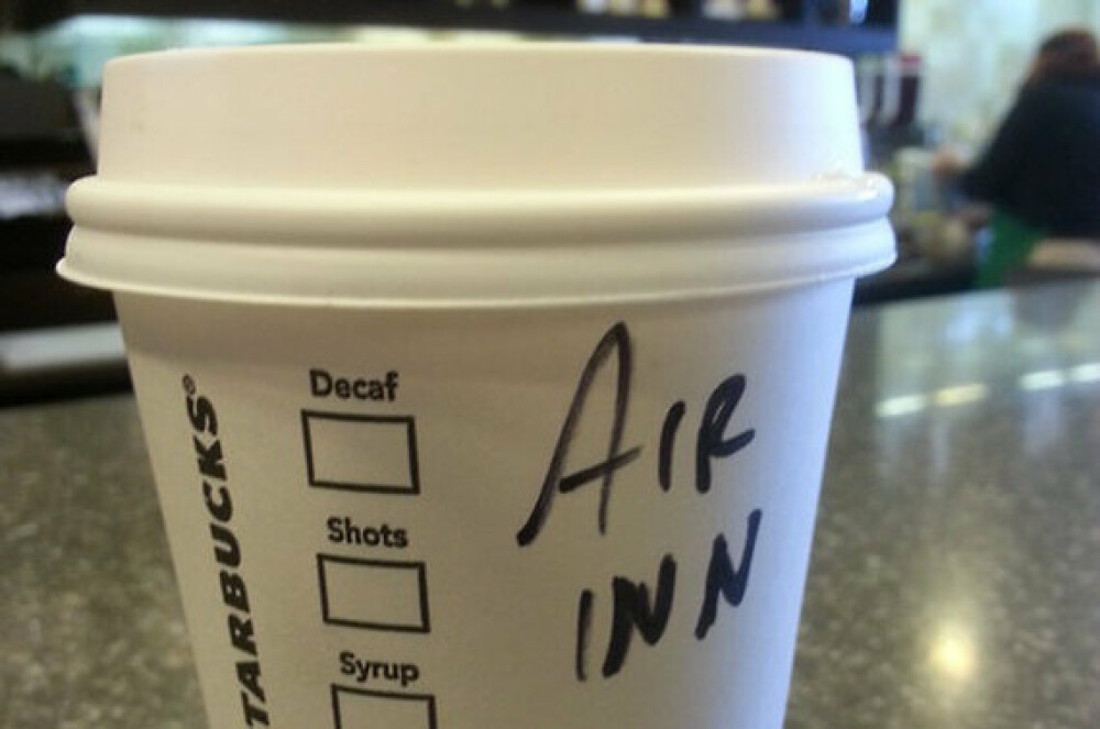 Topul celor mai haioase nume scrise gresit pe paharele de la Starbucks - Imaginea 3