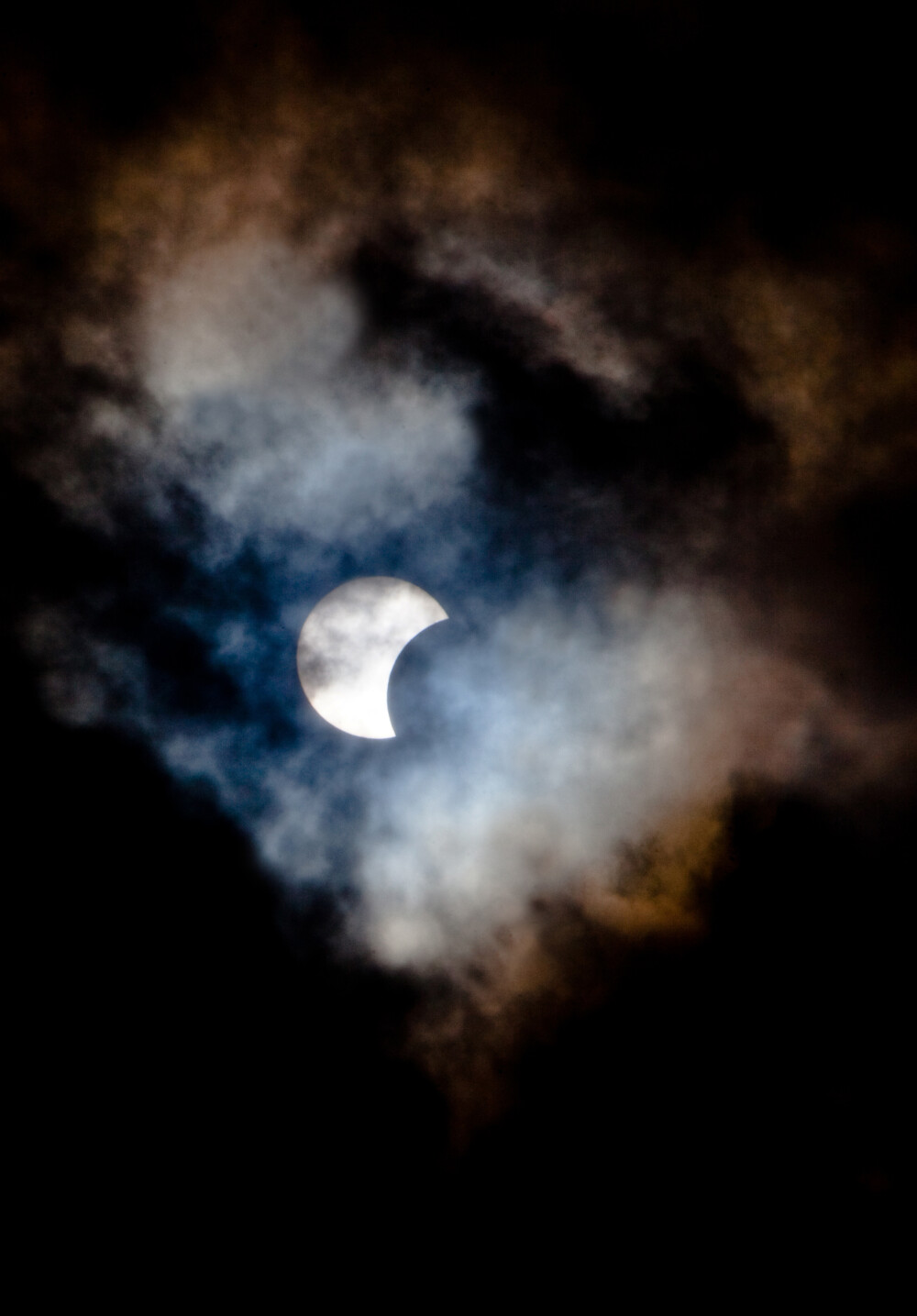 ECLIPSA HIBRID de soare in imagini. Cum a aratat ultima eclipsa a anului 2013 - Imaginea 4