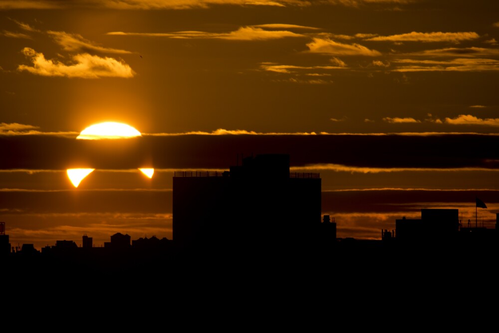 ECLIPSA HIBRID de soare in imagini. Cum a aratat ultima eclipsa a anului 2013 - Imaginea 6