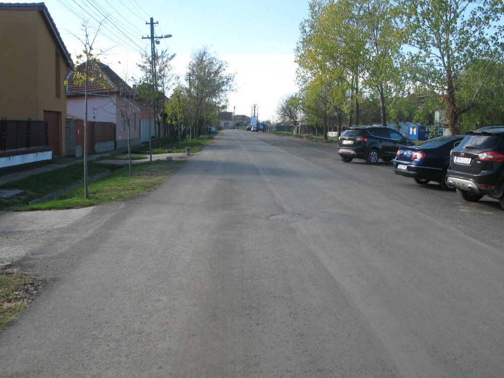 Cinci strazi de pamant de la marginea orasului au fost asfaltate. Cat a fost investitia. FOTO - Imaginea 1