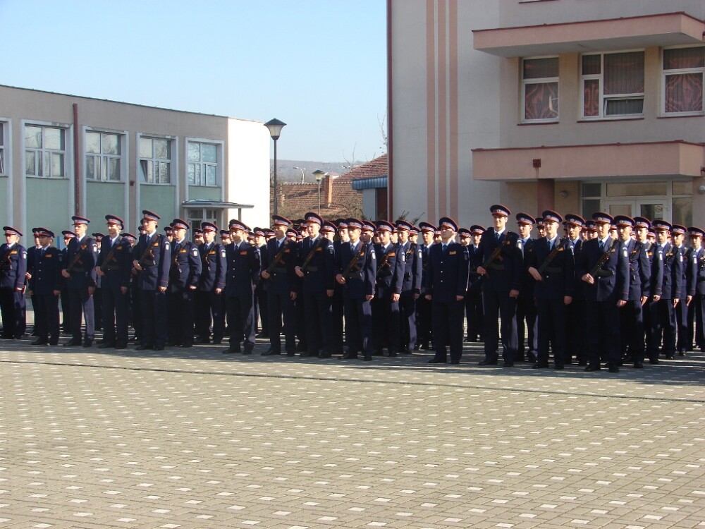 A zecea promotie de elevi ai Scolii de Agenti de Politie Septimiu Muresan a depus juramantul - Imaginea 2