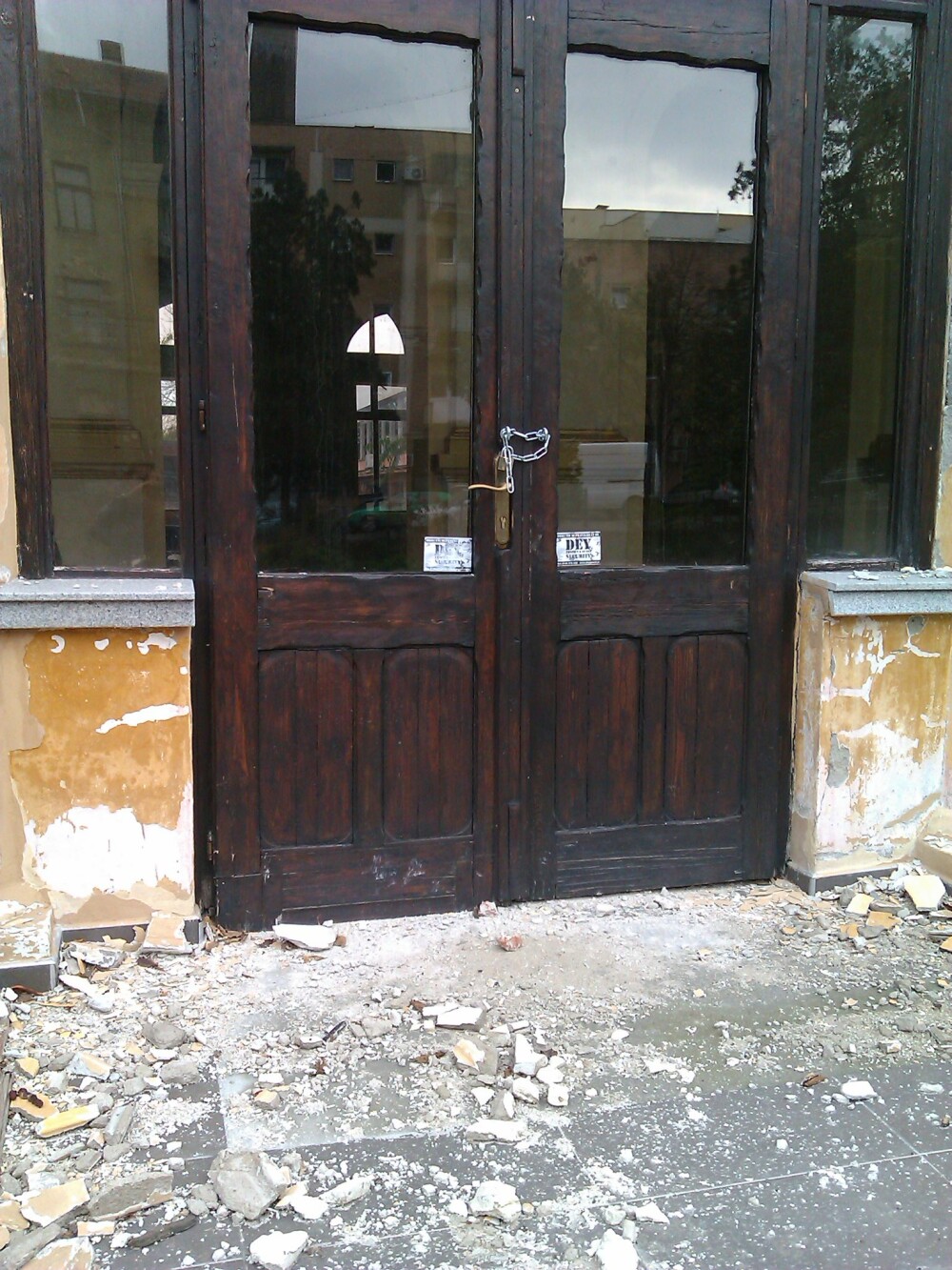 Cazinoul din Arad a ajuns in paragina. Vezi cum arata cladirea declarata monument istoric - Imaginea 7