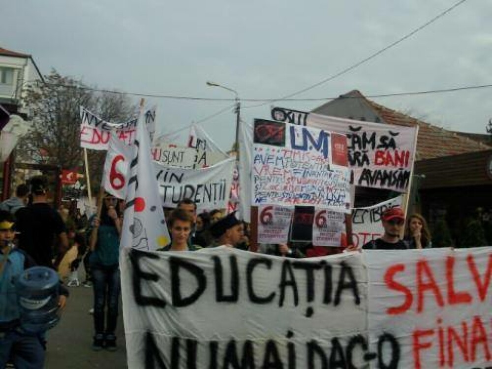 Peste 1000 de studenti din Timisoara si-au strigat drepturile in strada. Cum a decurs protestul - Imaginea 1