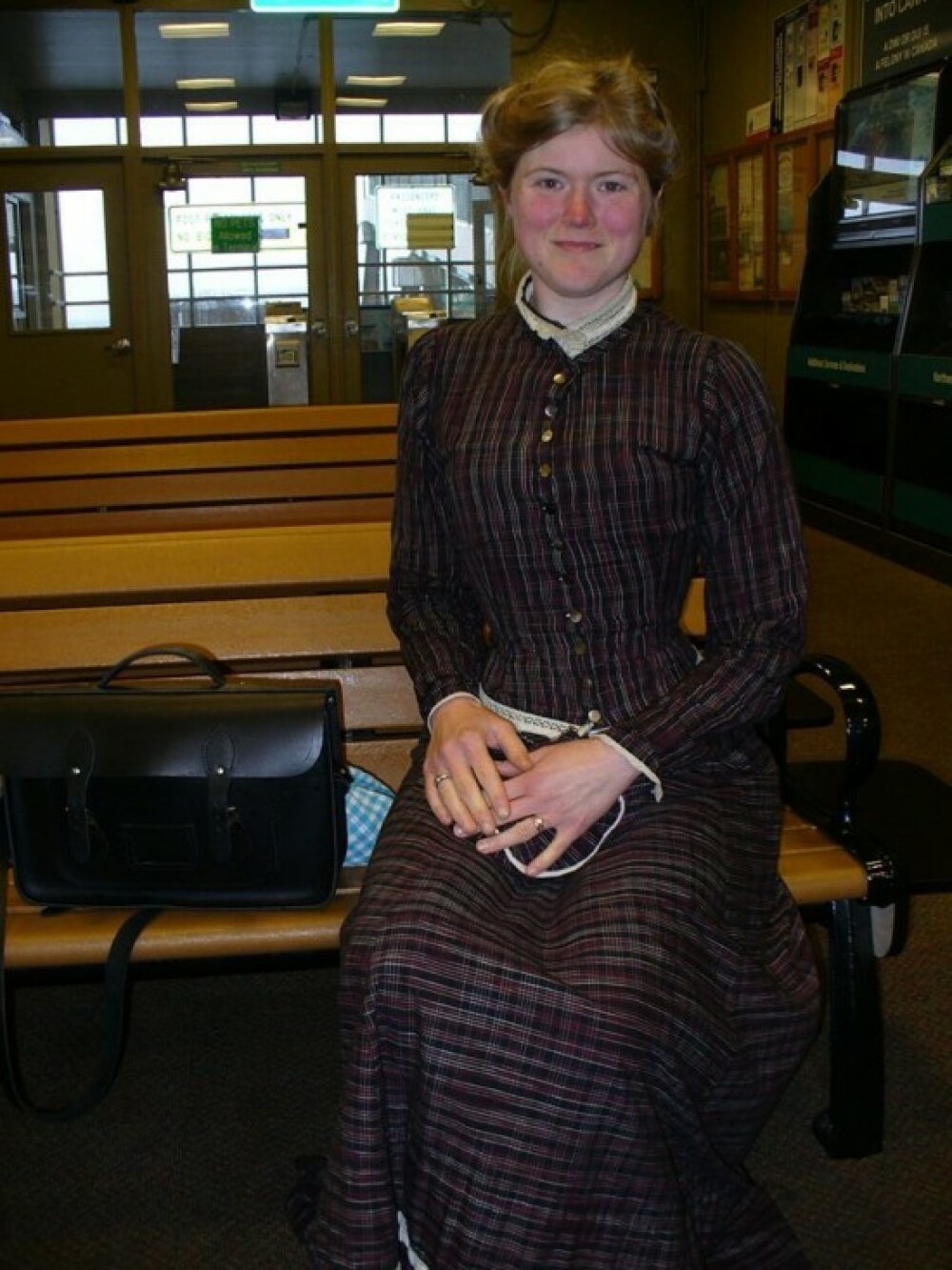 Cum arata femeia din SUA care a renuntat la tehnologie si traieste ca in epoca victoriana. FOTO - Imaginea 1