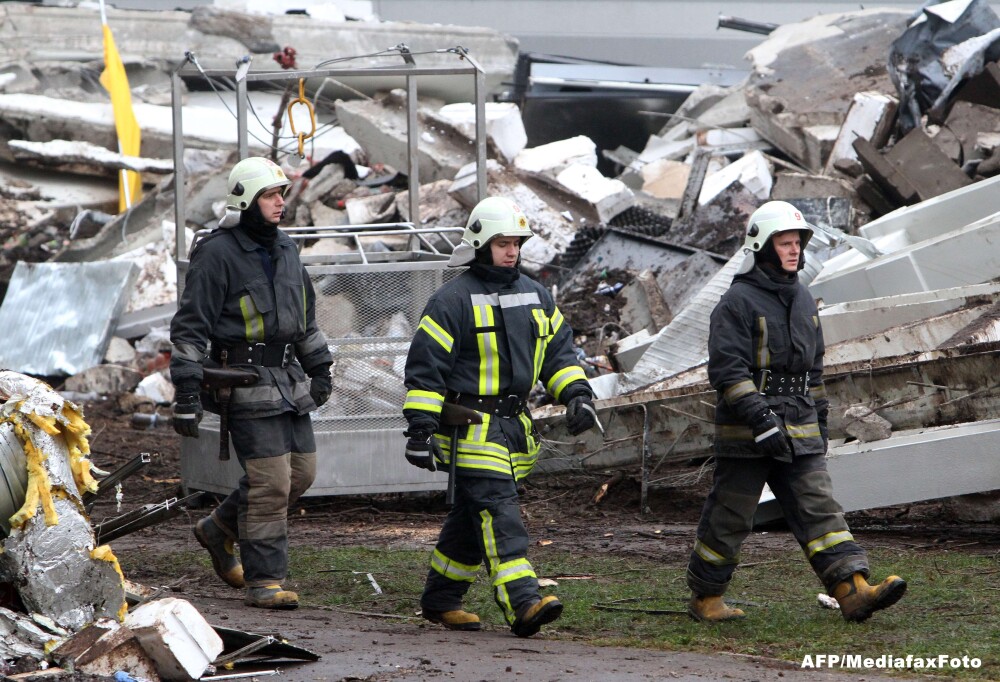 Doliu national in Letonia, dupa catastrofa supermaketului din Riga. Bilantul a ajuns la 52 de morti - Imaginea 3