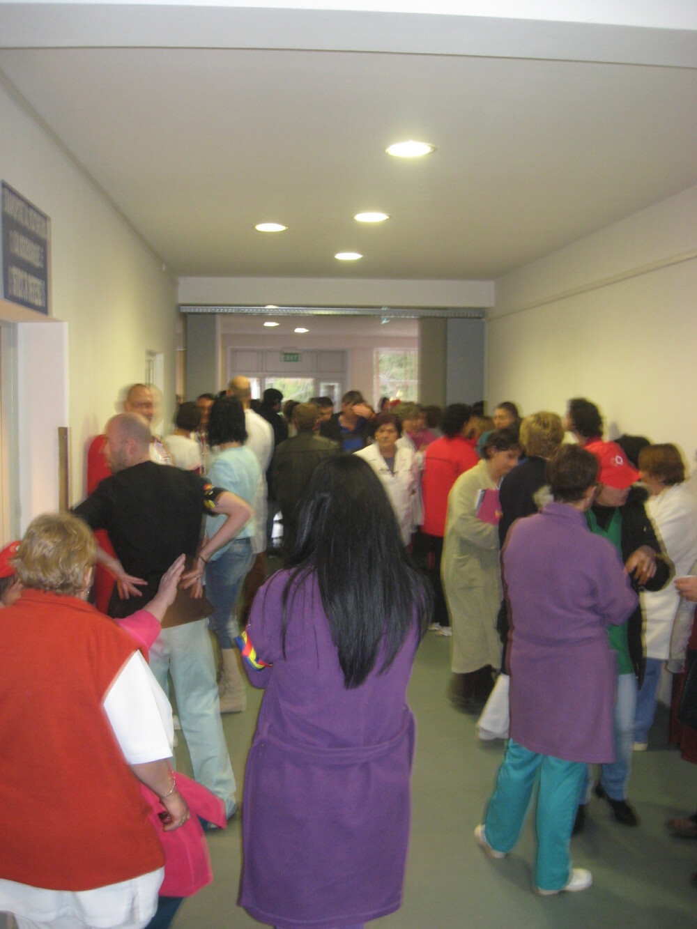 Spitalul Judetean Arad a ramas fara fonduri de functionare si pentru salarii. Angajatii au protestat - Imaginea 5