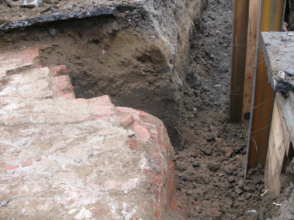 FOTO! Au fost descoperite vestigii arheologice in Piata Sfantul Gheorghe. Ce se va intampla - Imaginea 7