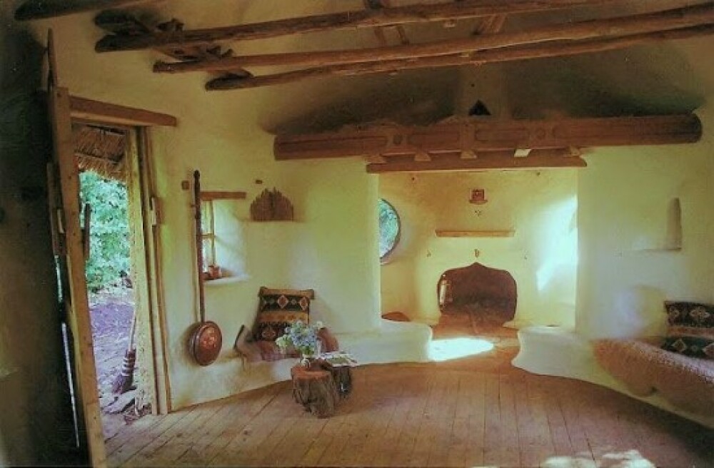 Un fermier britanic si-a construit propria casa de hobbit cu doar 180 de euro. FOTO - Imaginea 3