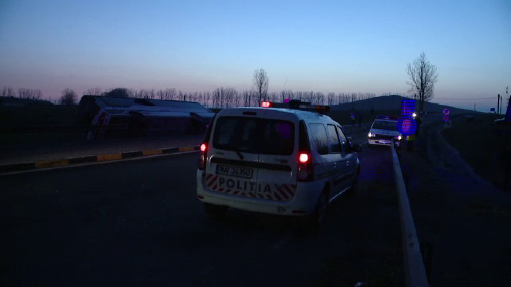 Un autocar cu 46 de oameni s-a rasturnat in Brasov, dupa ce soferul a vrut sa evite o caruta. 9 persoane au ajuns la spital - Imaginea 3
