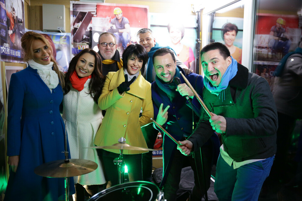 Fii de Romania alaturi de PRO TV de 1 decembrie. Asculta SONG-ul Pro cantat de concurentii de la Vocea Romaniei - Imaginea 5