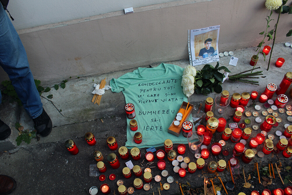 Incendiul din Colectiv, 10 ani. Imagini greu de privit, cele mai dureroase momente. Tragedia care a scos România în stradă - Imaginea 15