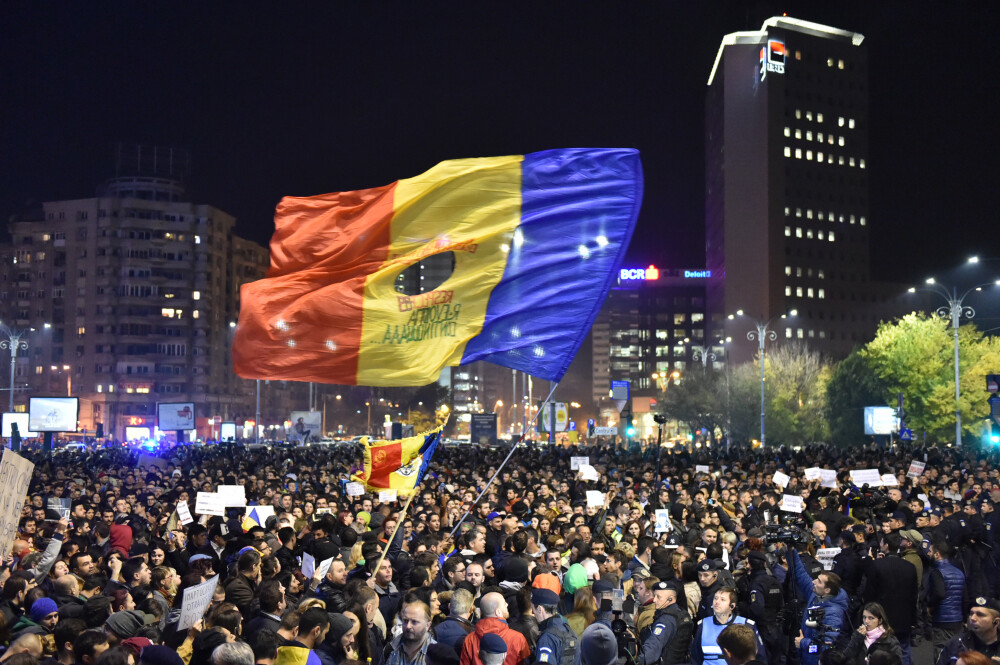 România, la 10 ani de la Colectiv. „Strada” care a cerut o altă clasă politică pare că a uitat idealul sau e anulată prin vot - Imaginea 8