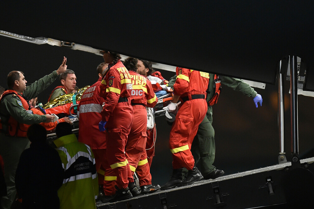 Incendiul din Colectiv, 10 ani. Imagini greu de privit, cele mai dureroase momente. Tragedia care a scos România în stradă - Imaginea 47