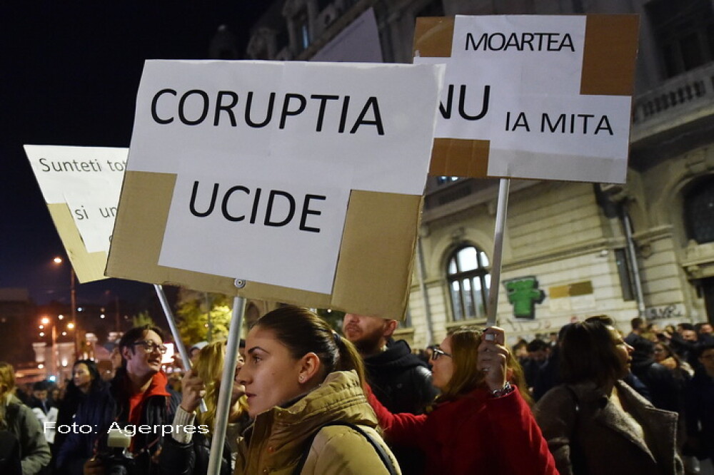 Incendiul din Colectiv, 10 ani. Imagini greu de privit, cele mai dureroase momente. Tragedia care a scos România în stradă - Imaginea 49
