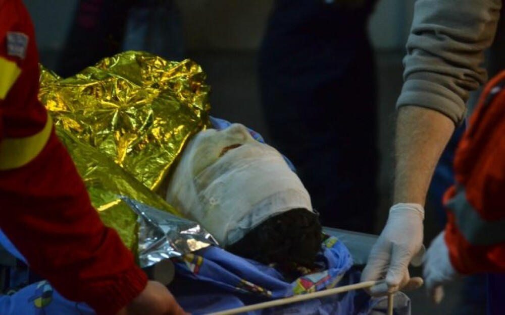 Incendiul din Colectiv, 10 ani. Imagini greu de privit, cele mai dureroase momente. Tragedia care a scos România în stradă - Imaginea 48