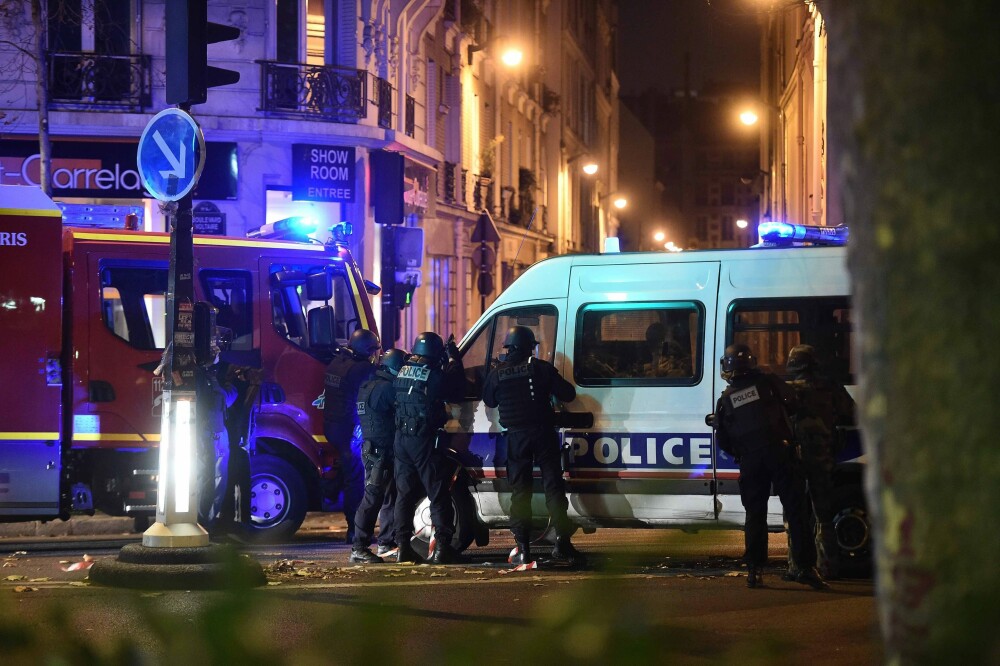 ATENTATE TERORISTE LA PARIS. Bilantul a urcat la 129 de morti. Detalii din ancheta: Teroristii, impartiti in trei echipe - Imaginea 1