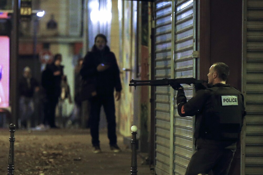 ATENTATE TERORISTE LA PARIS. Bilantul a urcat la 129 de morti. Detalii din ancheta: Teroristii, impartiti in trei echipe - Imaginea 7