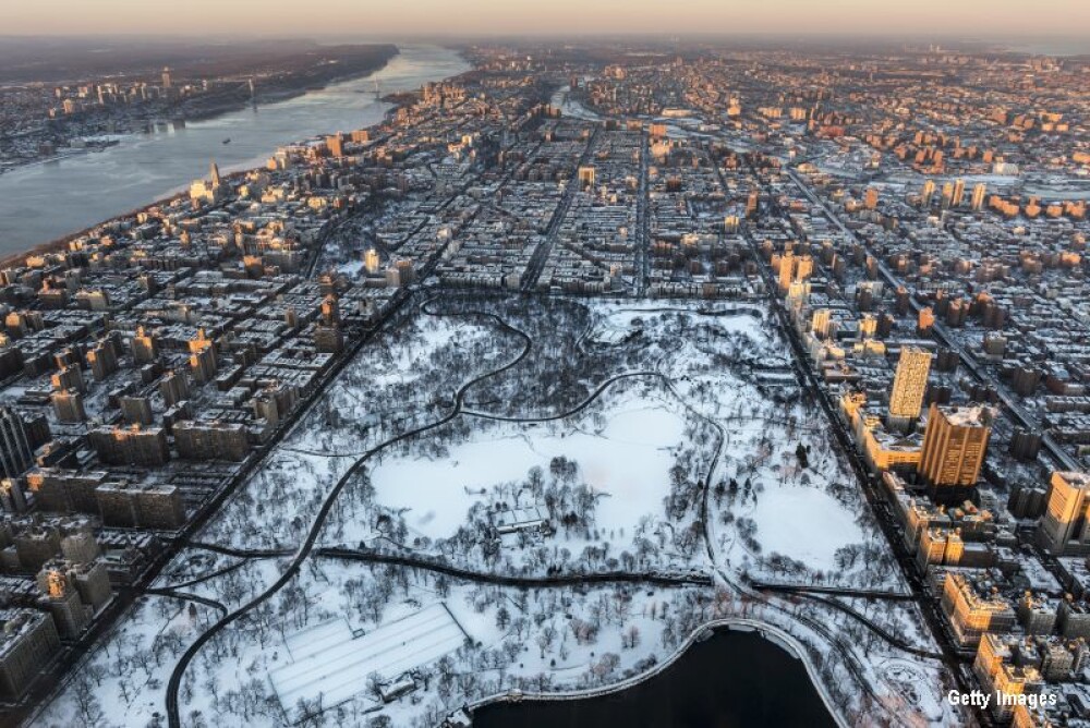 Oare cat de mari sunt fulgii de zapada in New York? Ce poti face pe perioada sarbatorilor de iarna in celebrul oras american - Imaginea 3