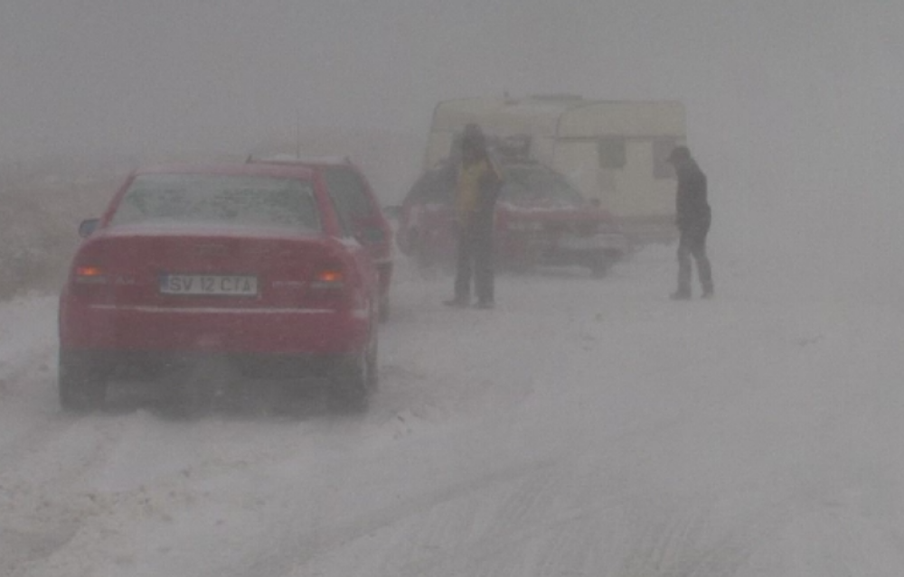Moldova, zona cea mai afectata de frig si viscol. Scolile s-au inchis, iar soferii si-au gasit masinile ingropate in zapada - Imaginea 2