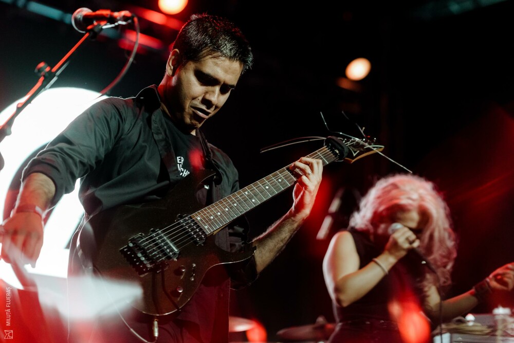 Waqas Ahmed, un chitarist talentat stabilit în România, a lansat primul album solo: ”Doomsday astronaut” - Imaginea 5