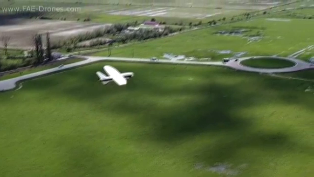 Premieră mondială. Un român a construit o dronă pe care a ghidat-o deasupra Carpaților - Imaginea 1