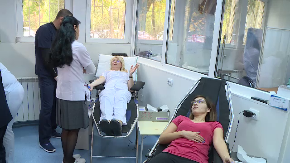 Medicii de la Spitalul Fundeni au donat sânge pentru pacienții lor - Imaginea 2