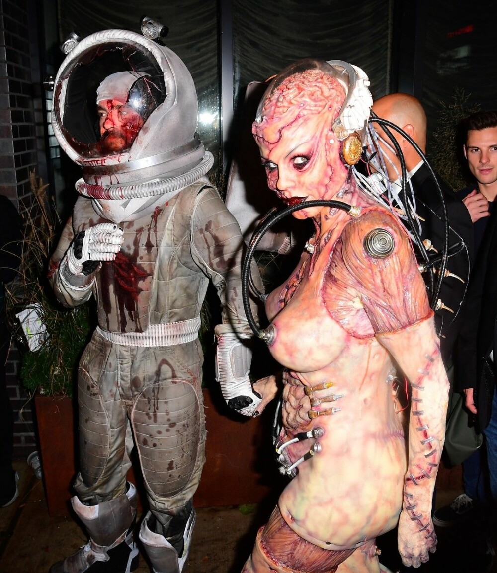 Heidi Klum s-a transformat de Halloween în zombie. Foto cu costumul șocant - Imaginea 2
