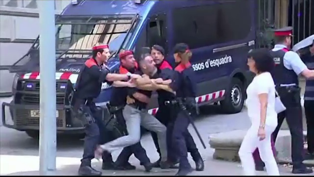 Proteste în Barcelona în cazul minorei violate de 5 bărbați. Ce pedepse au primit agresorii - Imaginea 1