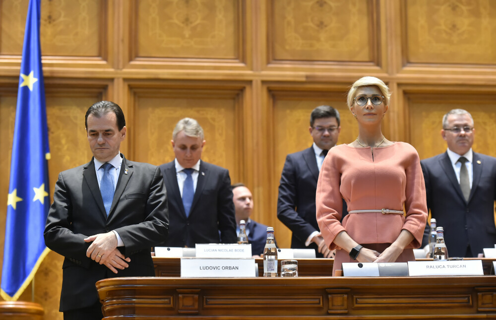 Victorie pentru Orban. Guvernul PNL a fost învestit în Parlament, Dăncilă pleacă - Imaginea 8