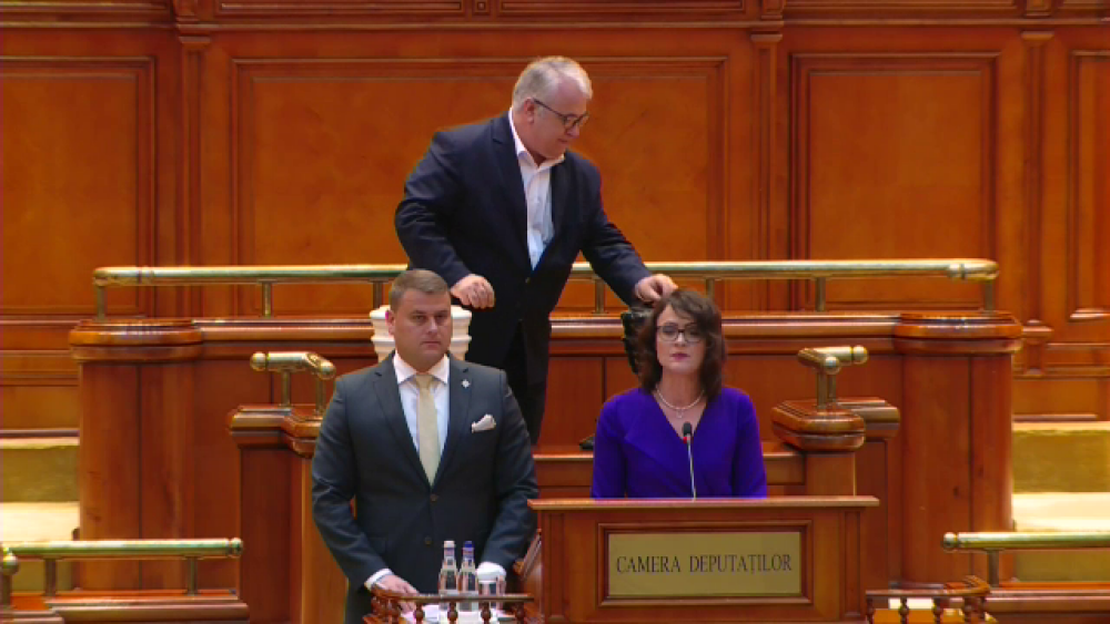 Victorie pentru Orban. Guvernul PNL a fost învestit în Parlament, Dăncilă pleacă - Imaginea 12