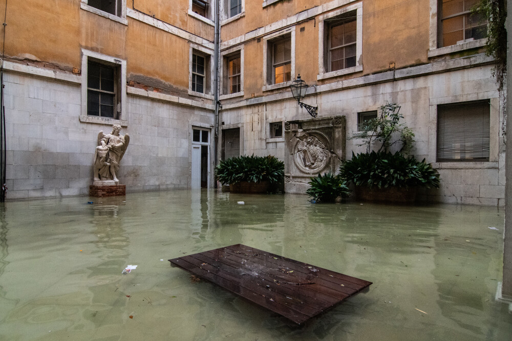 Inundații în Veneția, cele mai grave din ultimii 50 de ani. Două persoane au murit - Imaginea 6