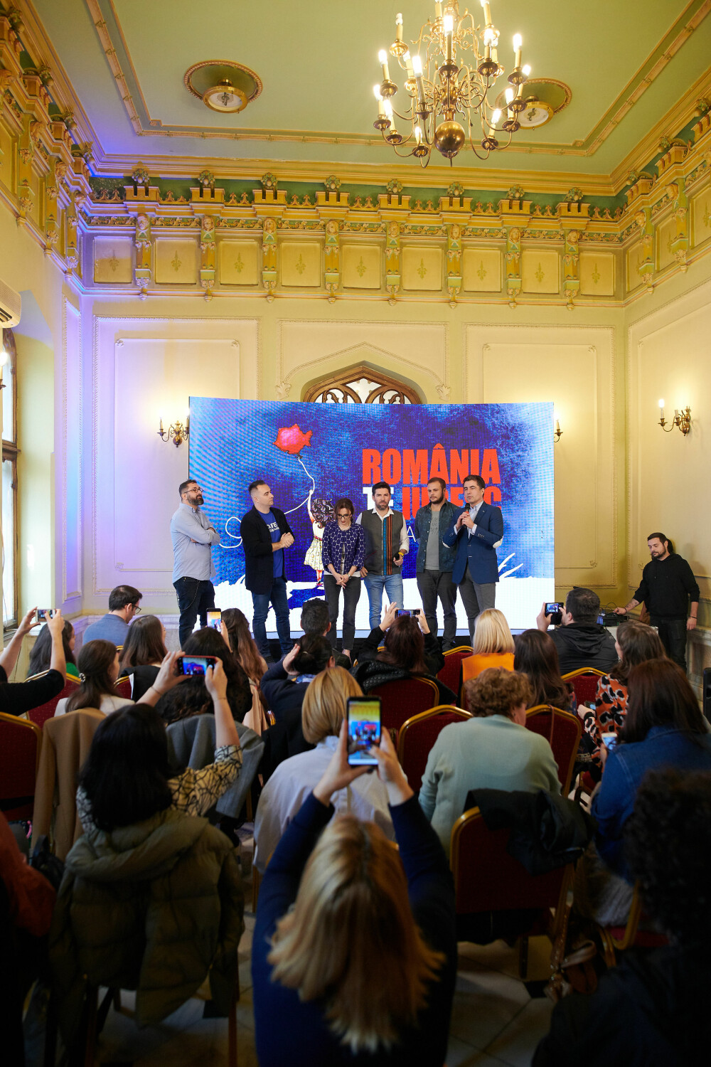 Echipa „România, te iubesc” lansează a doua carte. Poveștile care se vor regăsi în volum - Imaginea 16