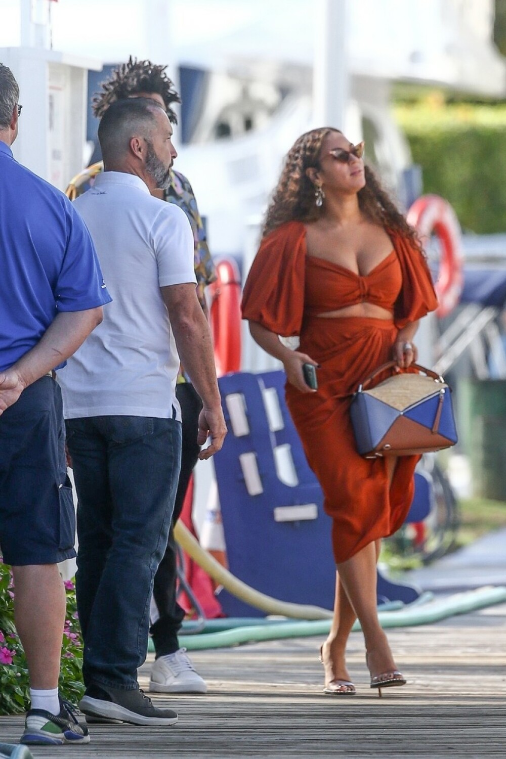 Beyonce, fotografiată în vacanță alături de familie. Vedeta a trecut printr-o transfomare radicală - Imaginea 4