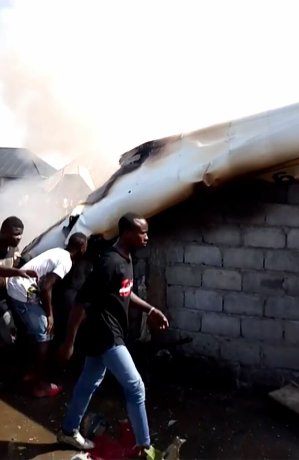 Tragedie aviatică în Congo. 17 persoane aflate la bordul unui avion au murit - Imaginea 3