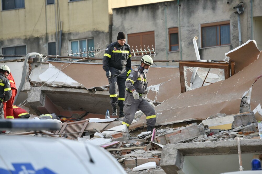 Corespondență din Albania. Stare de urgență și doliu după seismul devastator - Imaginea 4