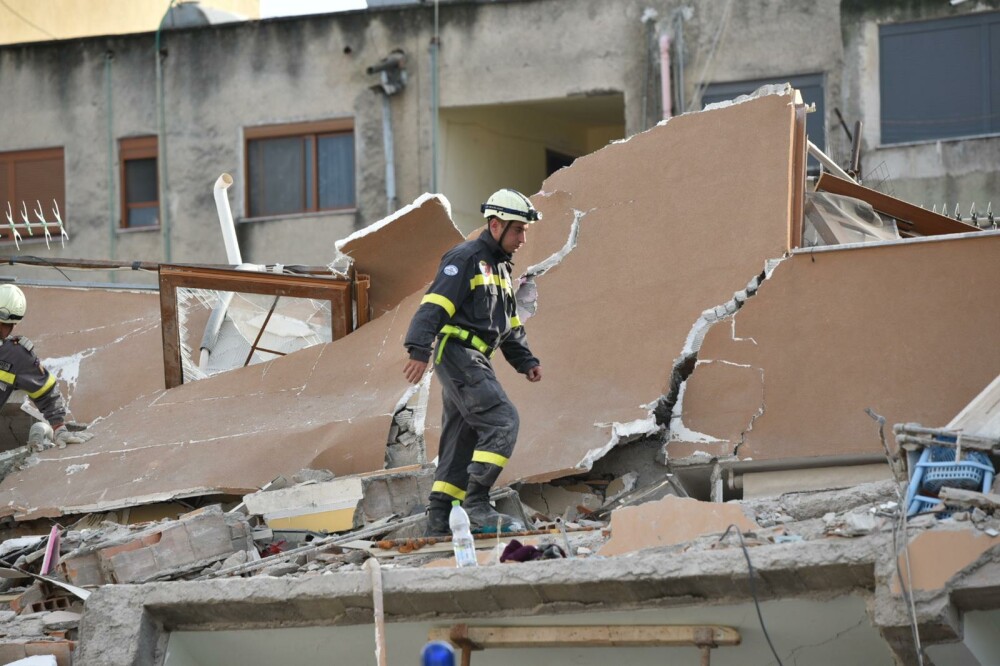 Corespondență din Albania. Stare de urgență și doliu după seismul devastator - Imaginea 5