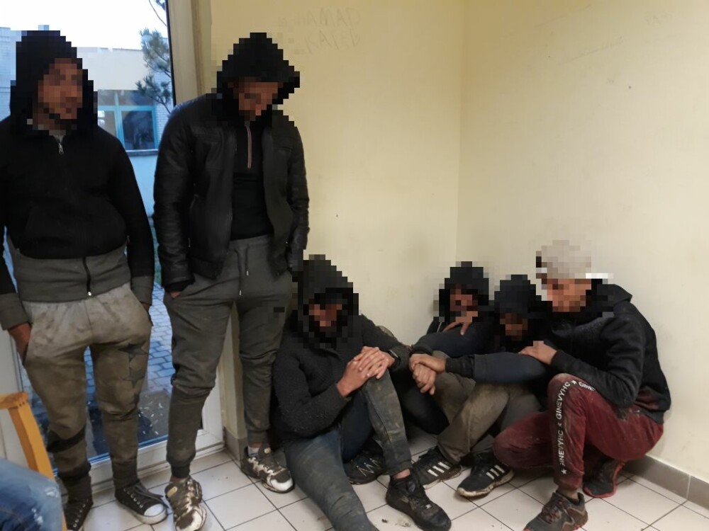 Zeci de migranți prinși într-un tunel săpat pe sub frontiera Ungariei su Serbia - Imaginea 3
