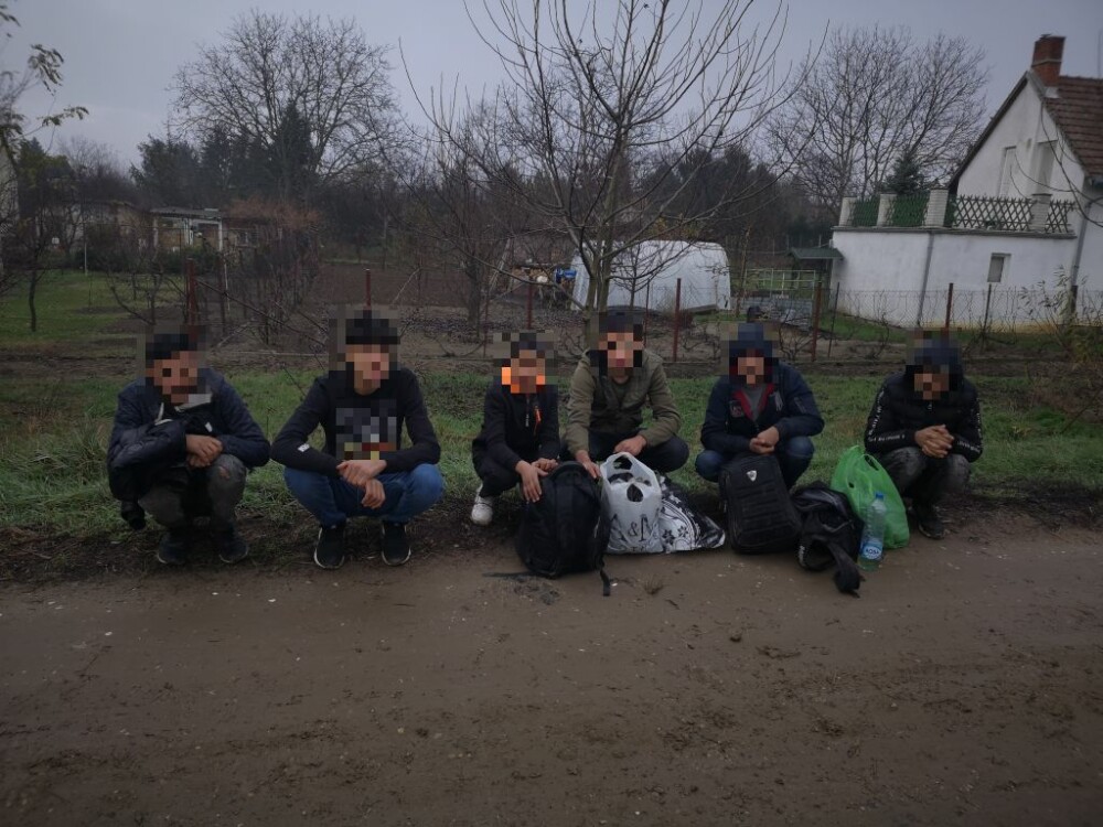 Zeci de migranți prinși într-un tunel săpat pe sub frontiera Ungariei su Serbia - Imaginea 4